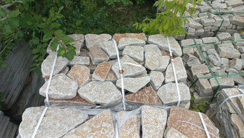 Гранитный плитняк галтованный для парковки купить в Геленджике