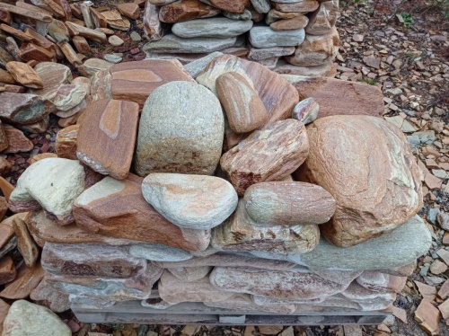 Златолит жёлтый, жёлто-зелёный глыбки и валуны для ланшафтного дизайна купить в Геленджике