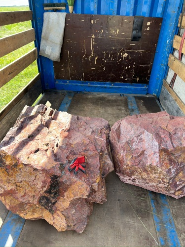 Ландшафтные глыбы красно-фиолетовые 200-1000 килограмм купить в Геленджике