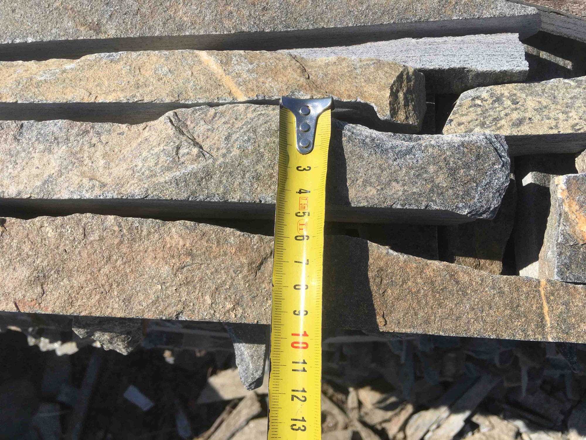 Горбушка златолит мультиколор для облицовки купить в Геленджике