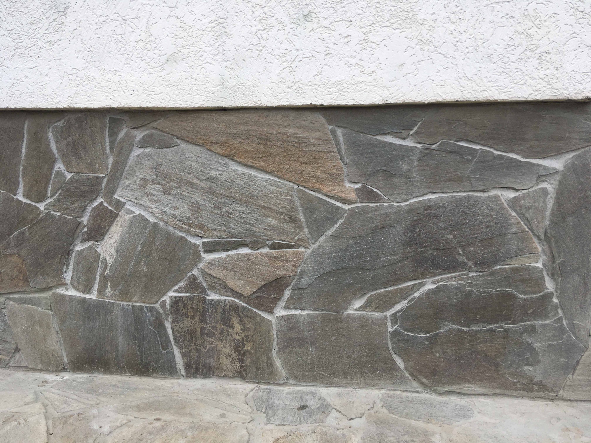 Плитняк златолит Уральский  для фасада купить в Геленджике