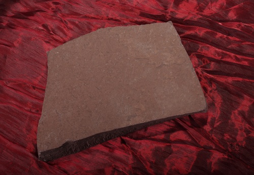 Плитняк лемезит бордовый для цоколя 1,5-2 см купить в Геленджике