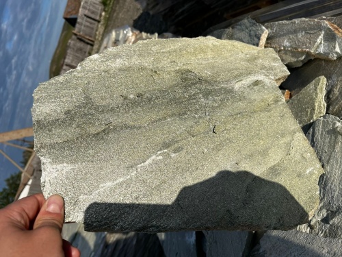 Плитняк златолит зелёный для цоколя, отмостки купить в Геленджике