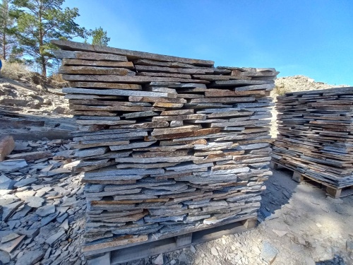 Плитняк златолит серебристый для фасада купить в Геленджике