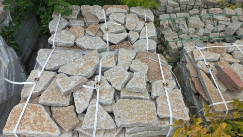 Гранитный плитняк галтованный для парковки купить в Геленджике