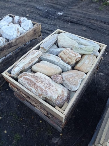 Златолит жёлтый, жёлто-зелёный глыбки и валуны для ланшафтного дизайна купить в Геленджике