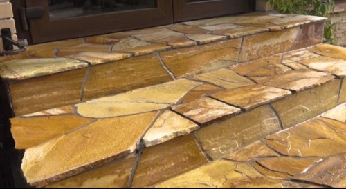 Плитняк златолит жёлтый золотистый для отмостки купить в Геленджике